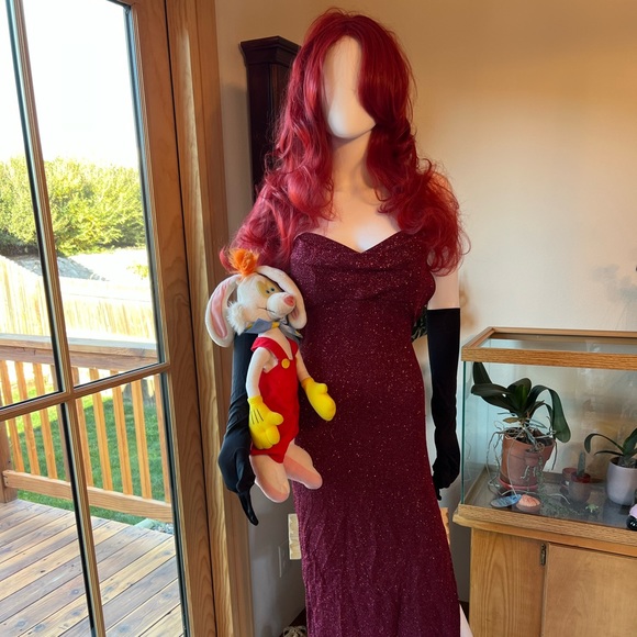 Perfect Jessica Rabbit Costume/Cosplay - Picture 2 of 11